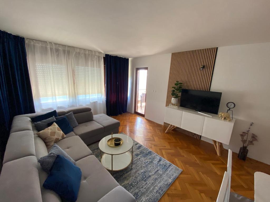 Ocean Apartman Jesenice  Bagian luar foto