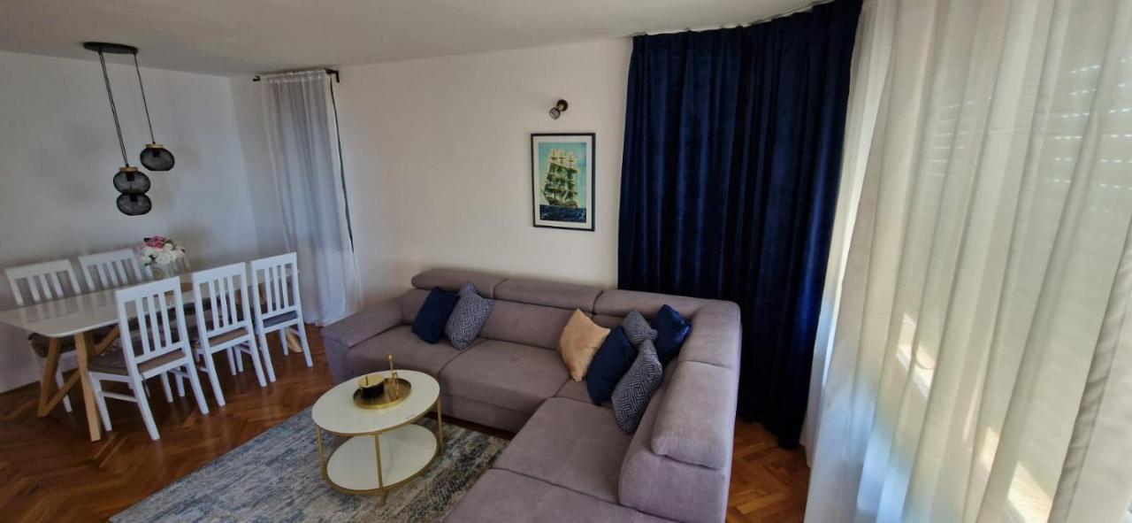 Ocean Apartman Jesenice  Bagian luar foto