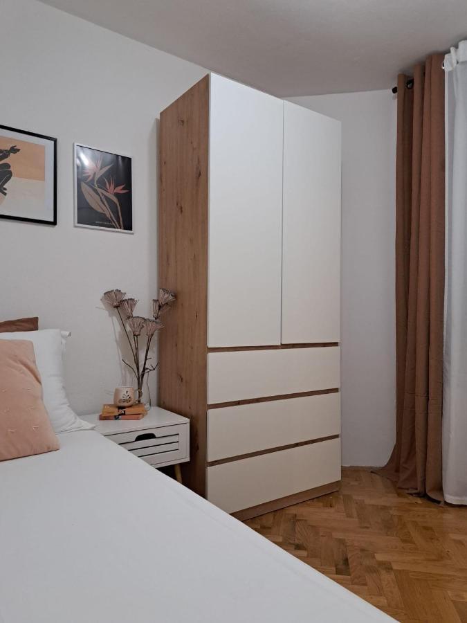 Ocean Apartman Jesenice  Bagian luar foto